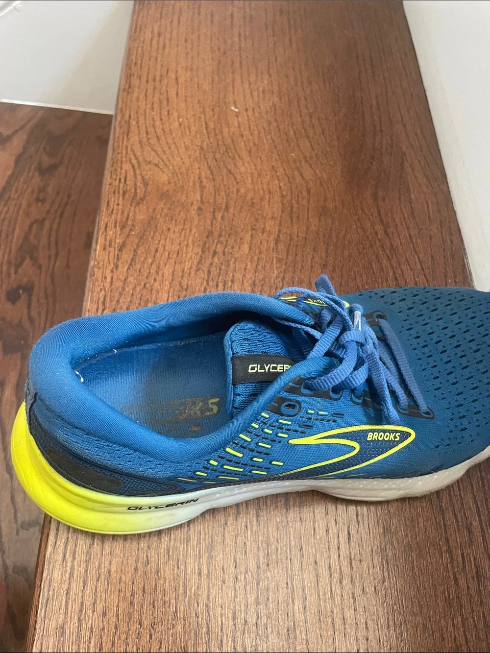 Brooks Men’s Blue Running Shoes with Yellow Accents